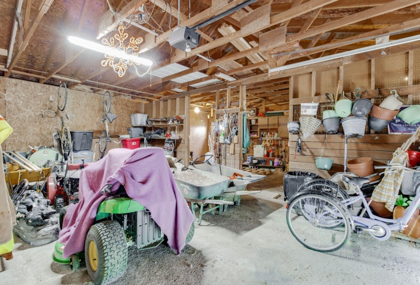 44-web-or-mls-2025 05 20 - 3445RockfordW