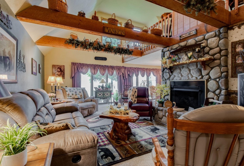 9-web-or-mls-2025 05 20 - 3445RockfordWe