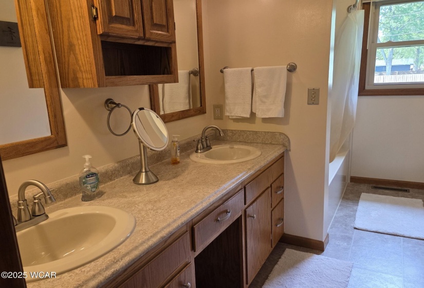 2134 Wyandot Drive, Lima, Ohio, 3 Bedrooms Bedrooms, ,2 BathroomsBathrooms,Residential,For Sale,Wyandot,307017
