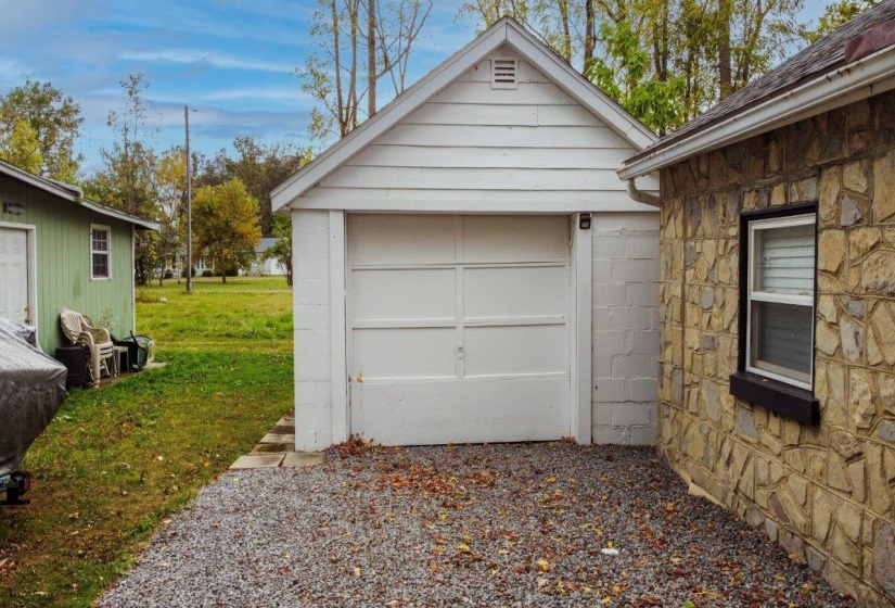 Detached Garage