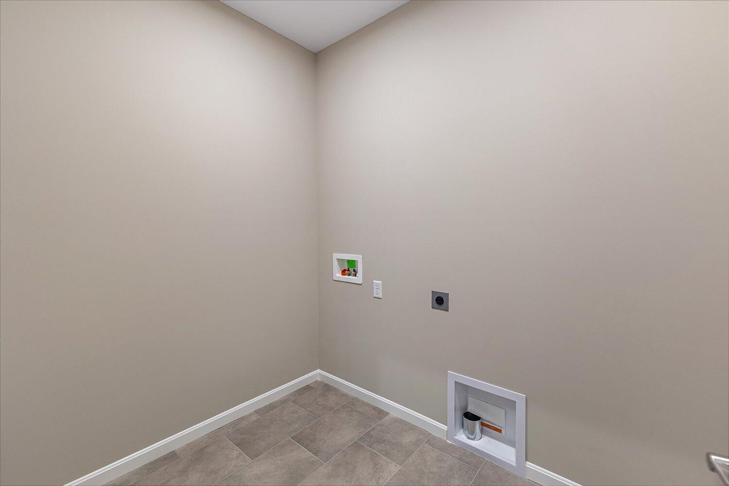 410 Landon Lane, Springfield, Ohio 45505