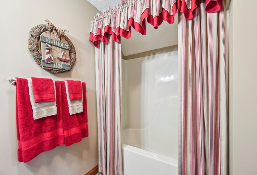 18-web-or-mls-Willow Lakes Dr-2805-018