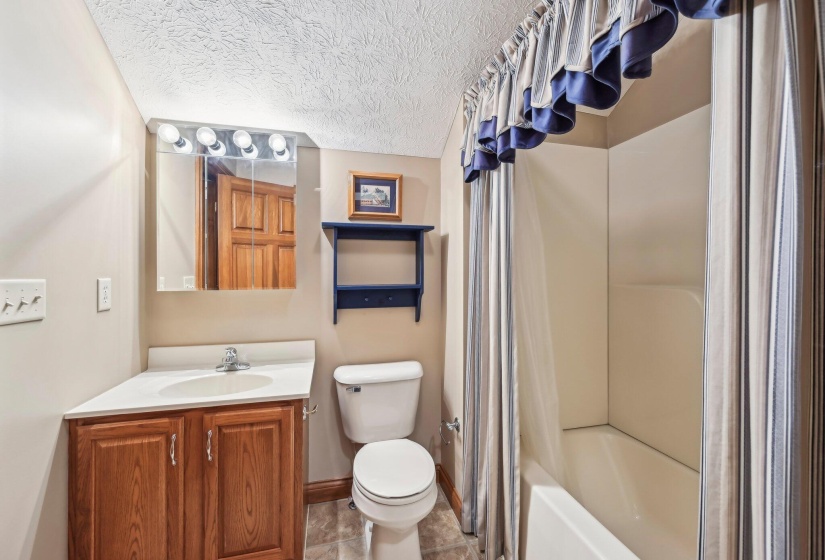 27-web-or-mls-Willow Lakes Dr-2805-027