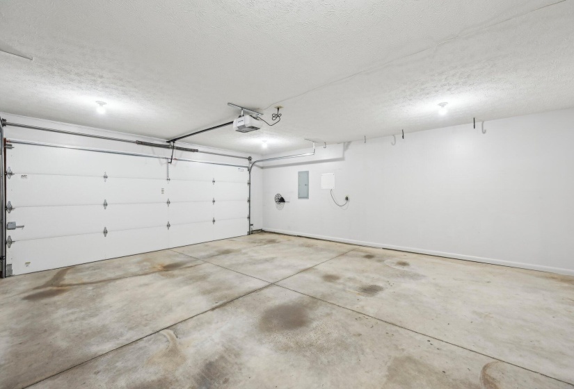 31-web-or-mls-Willow Lakes Dr-2805-031