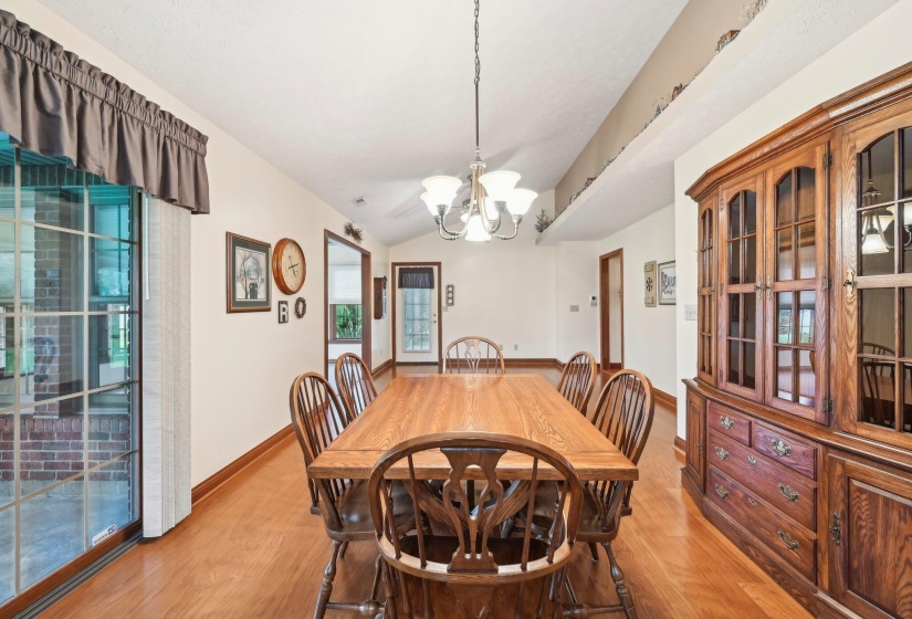 7-web-or-mls-Willow Lakes Dr-2805-007