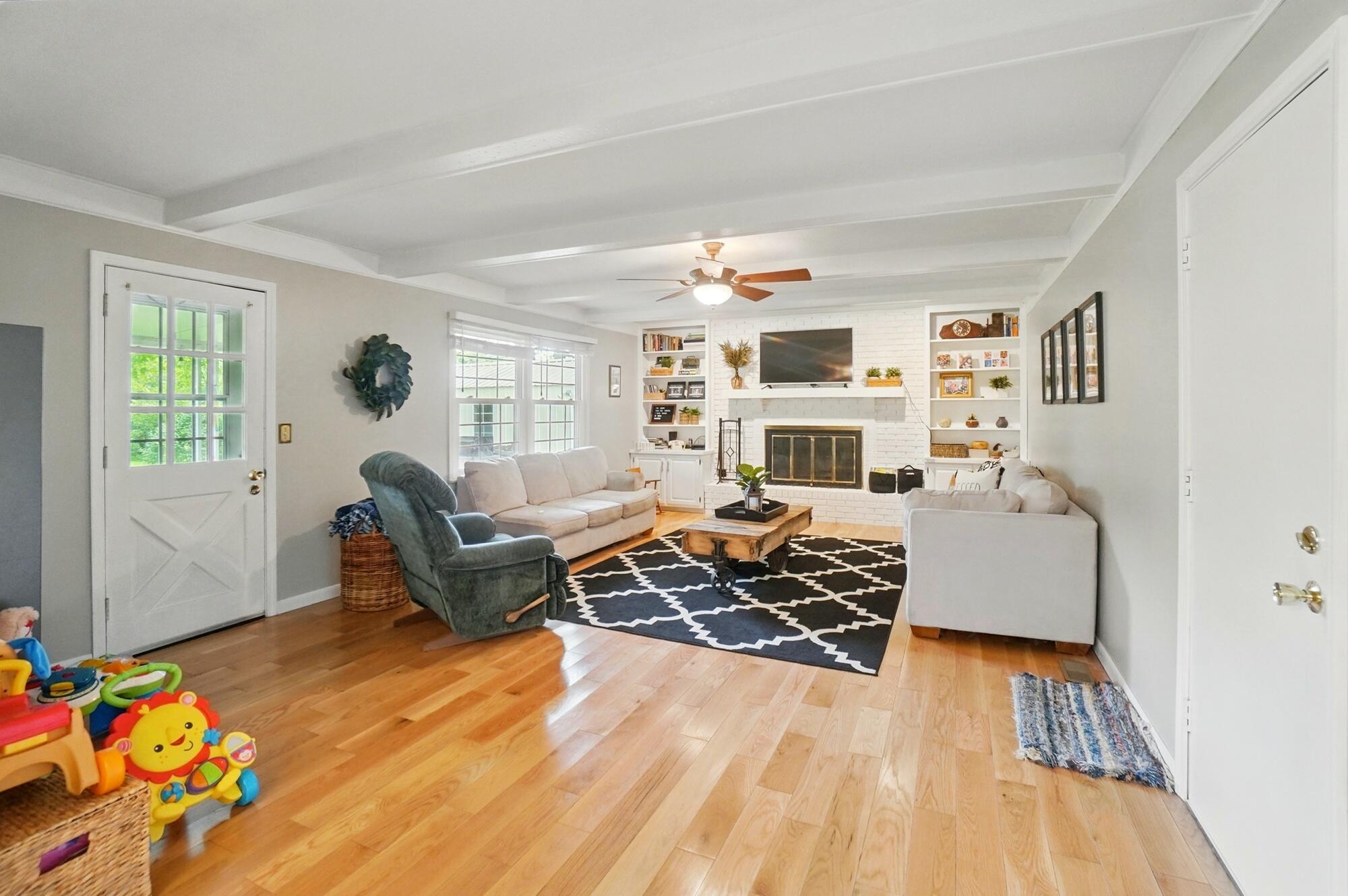 2357 London Drive, Lima, Ohio 45805