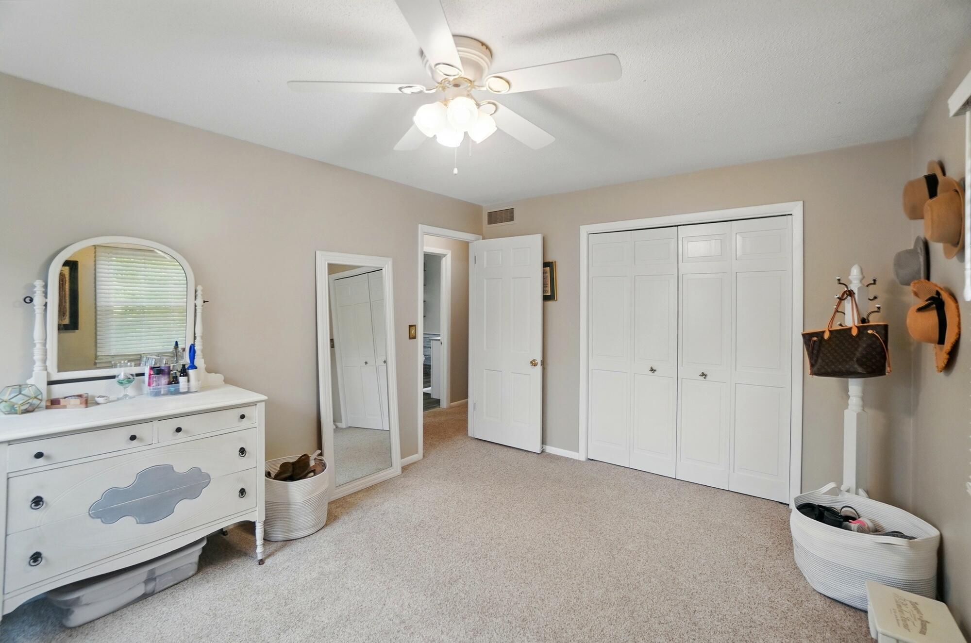 2357 London Drive, Lima, Ohio 45805