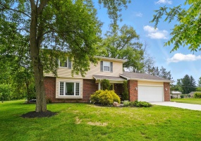 2357 London Drive, Lima, Ohio 45805, 4 Bedrooms Bedrooms, ,2 BathroomsBathrooms,Residential,For Sale,London,1038882