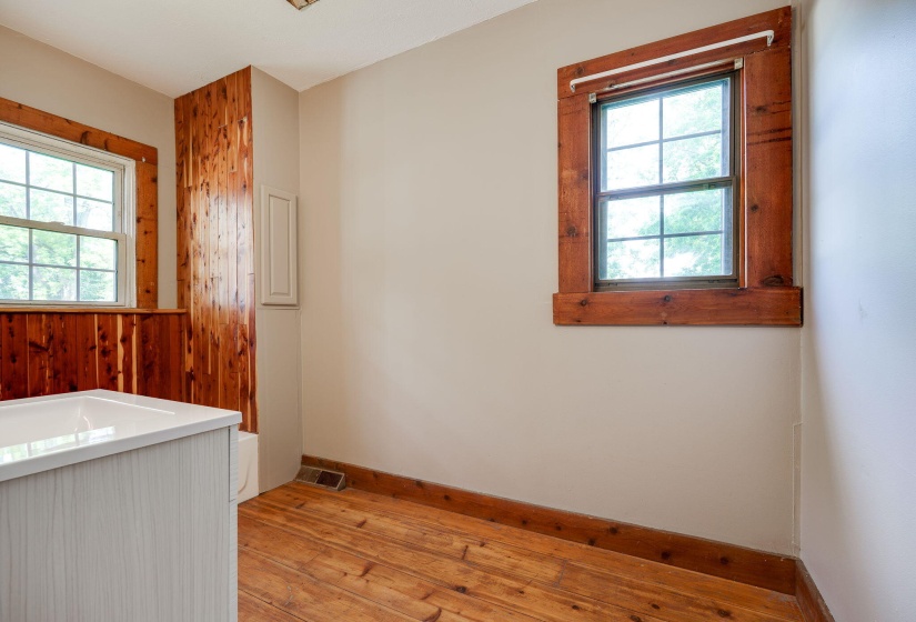 17-web-or-mls-1704-highland-ave