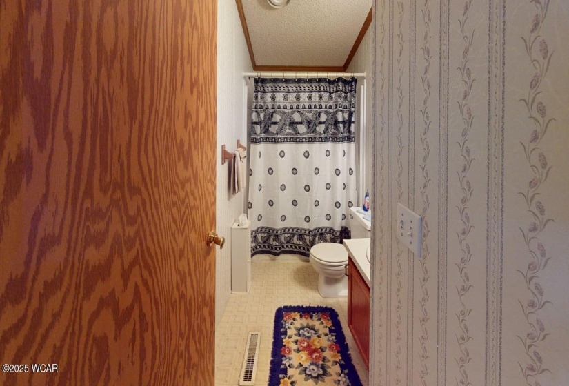 8225 Oakwood Drive, Findlay, Ohio, 2 Bedrooms Bedrooms, ,2 BathroomsBathrooms,Residential,For Sale,Oakwood,306755