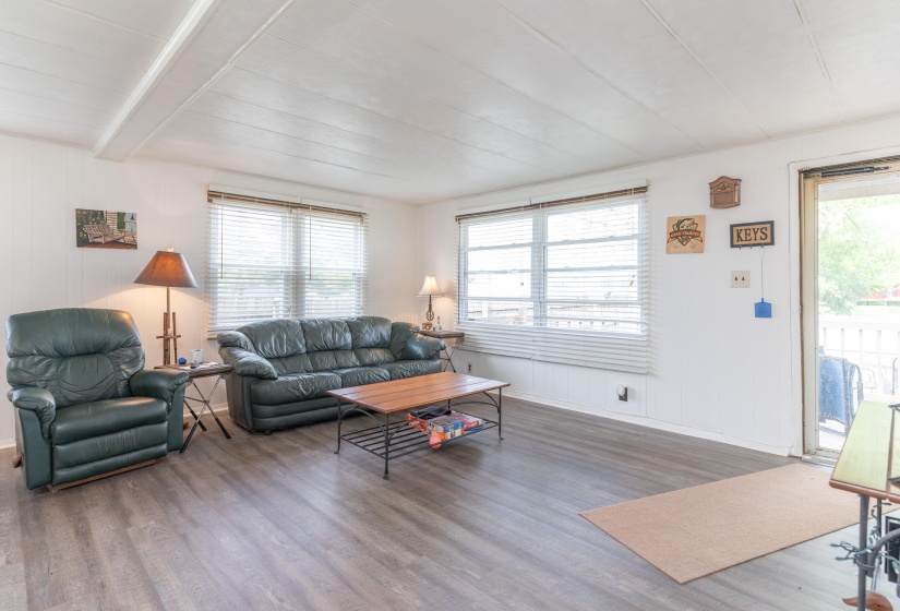 11043 Walnut, Lakeview-7