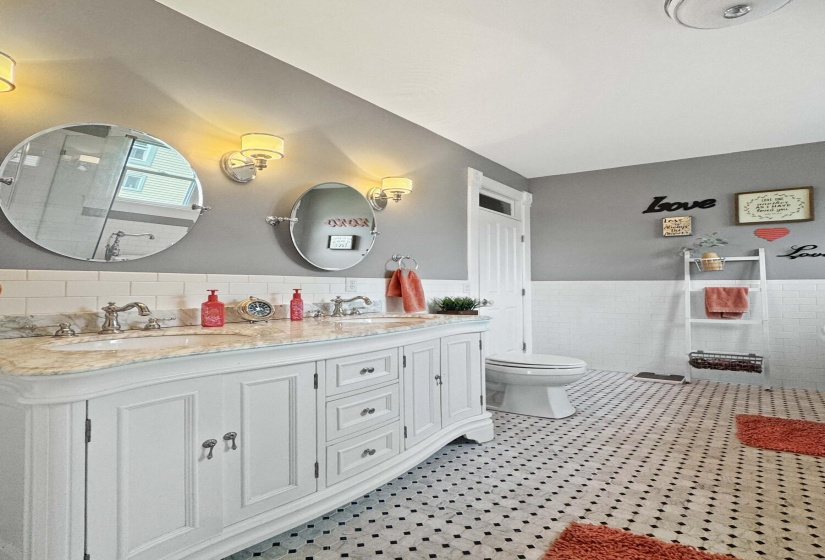 Owner's Bath