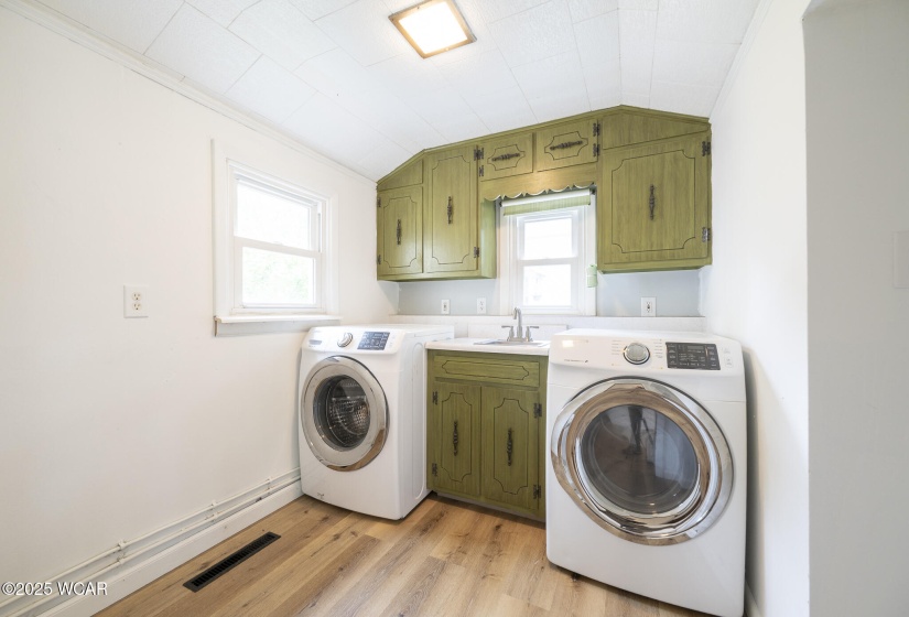 247 State Street, West Mansfield, Ohio, 3 Bedrooms Bedrooms, ,1 BathroomBathrooms,Residential,For Sale,State,307182
