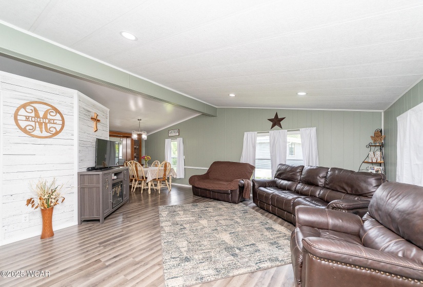 1203 Chateau Court, Findlay, Ohio, 3 Bedrooms Bedrooms, ,2 BathroomsBathrooms,Residential,For Sale,Chateau,307186