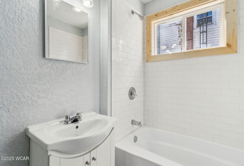409 High Street, Kenton, Ohio, 3 Bedrooms Bedrooms, ,2 BathroomsBathrooms,Residential,For Sale,High,306484