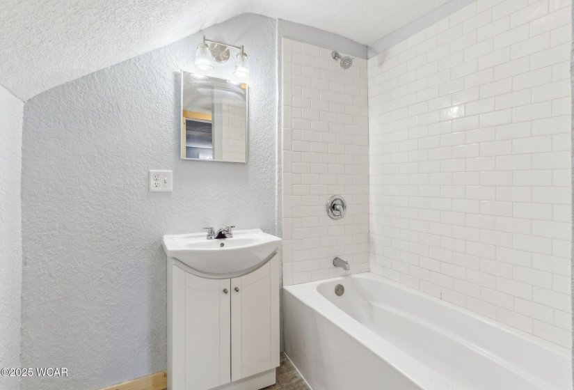 409 High Street, Kenton, Ohio, 3 Bedrooms Bedrooms, ,2 BathroomsBathrooms,Residential,For Sale,High,306484