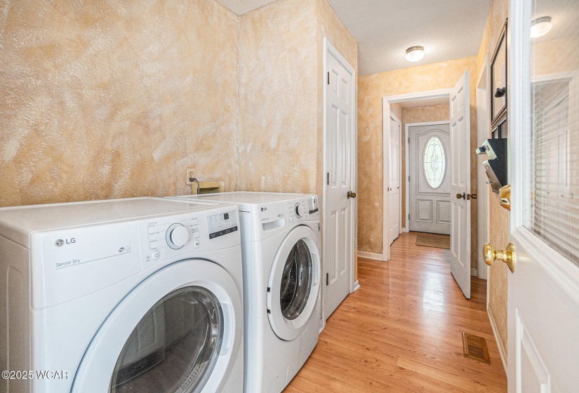 2069 High Ridge Road, Lima, Ohio, 4 Bedrooms Bedrooms, ,2 BathroomsBathrooms,Residential,For Sale,High Ridge,307199