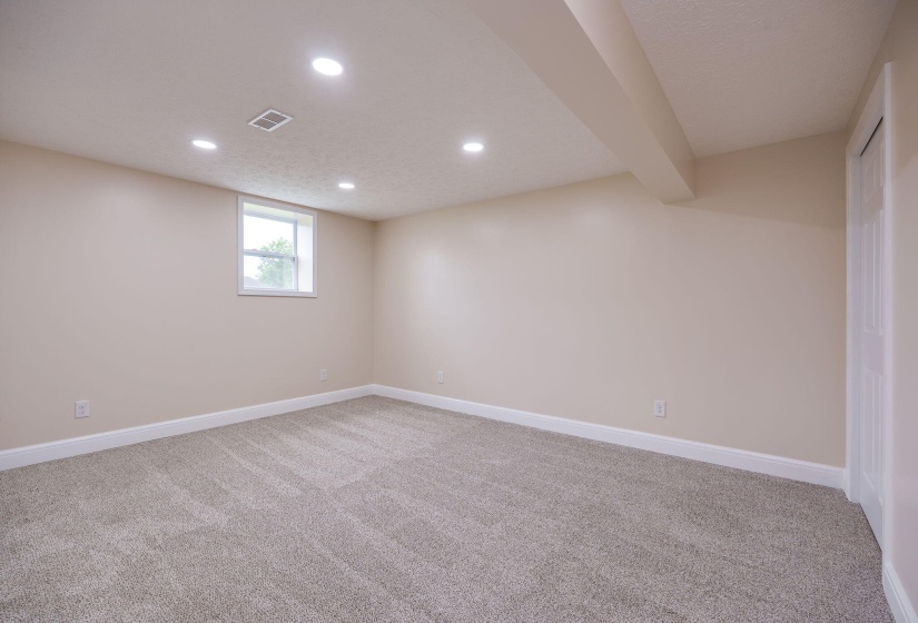 27-web-or-mls-1136-wendall-ave