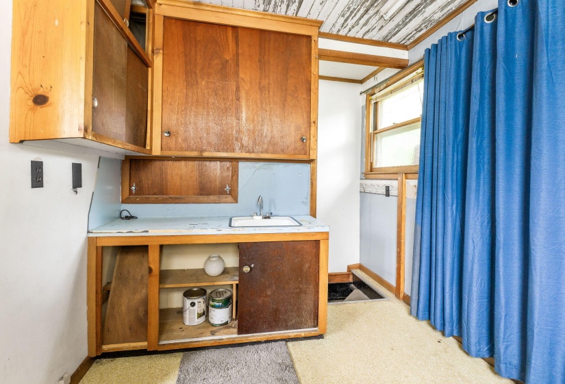 208 Pickrelltown Rd (Interior)-26
