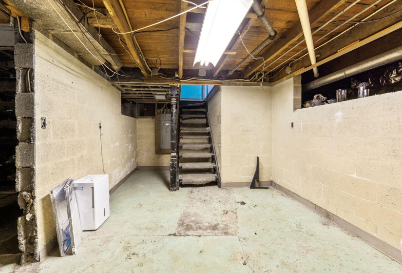 208 Pickrelltown Rd (Interior)-28