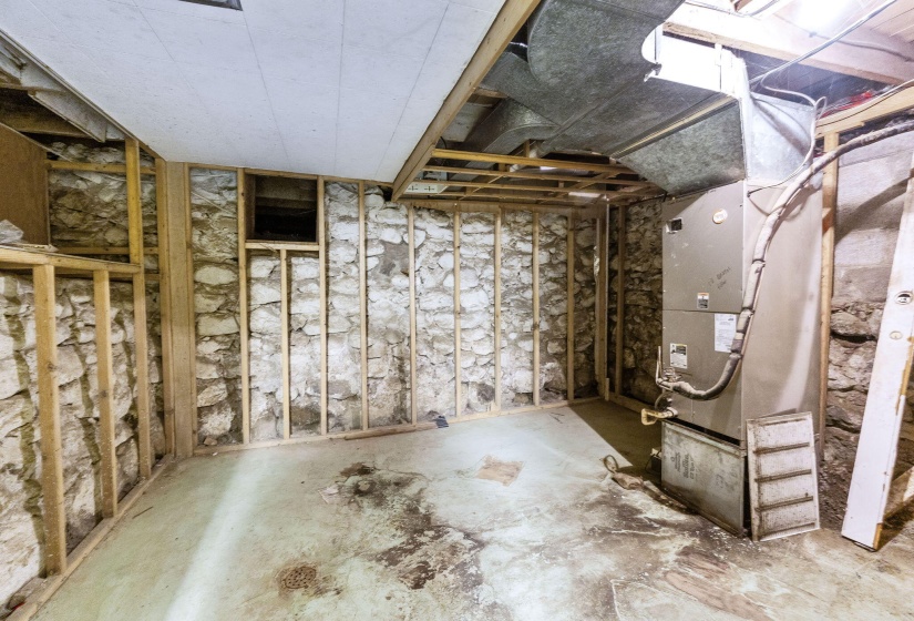208 Pickrelltown Rd (Interior)-29