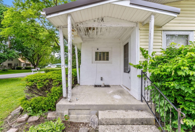 208 Pickrelltown Rd (Exterior)-4
