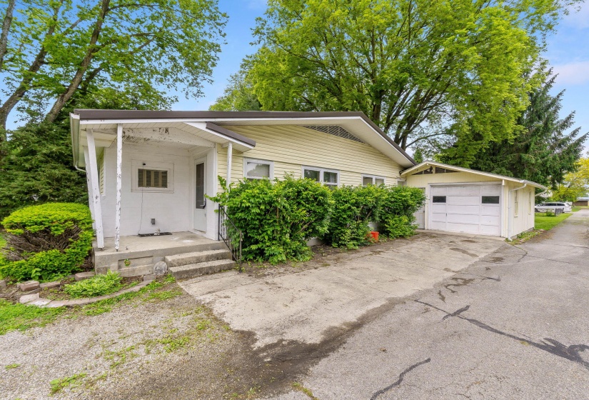 208 Pickrelltown Rd (Exterior)-6
