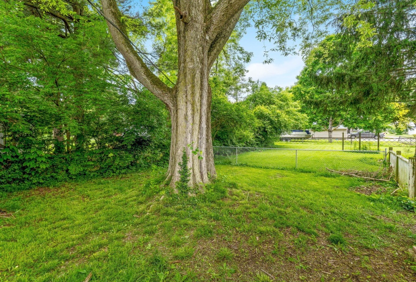 208 Pickrelltown Rd (Exterior)-7