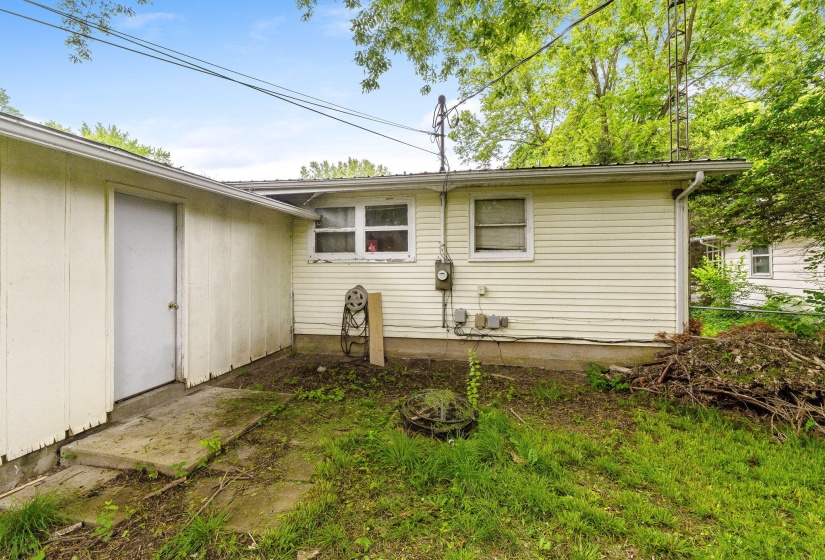 208 Pickrelltown Rd (Exterior)-8