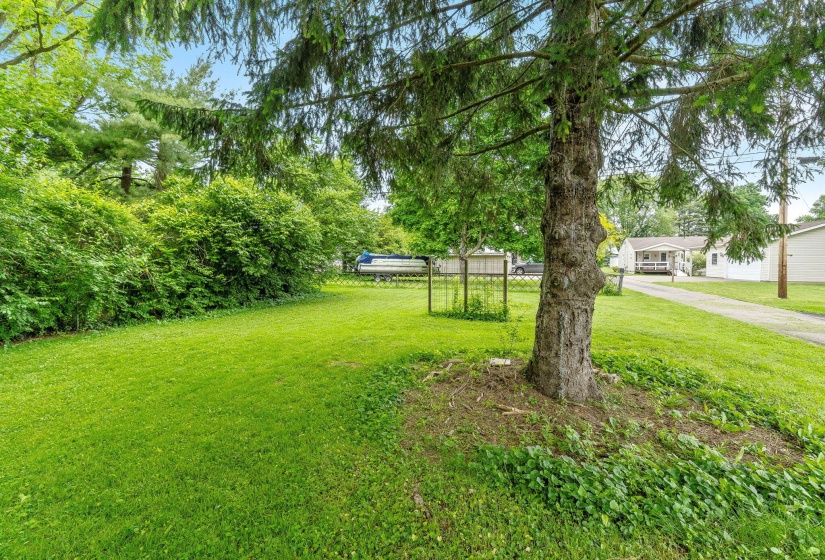 208 Pickrelltown Rd (Exterior)-11