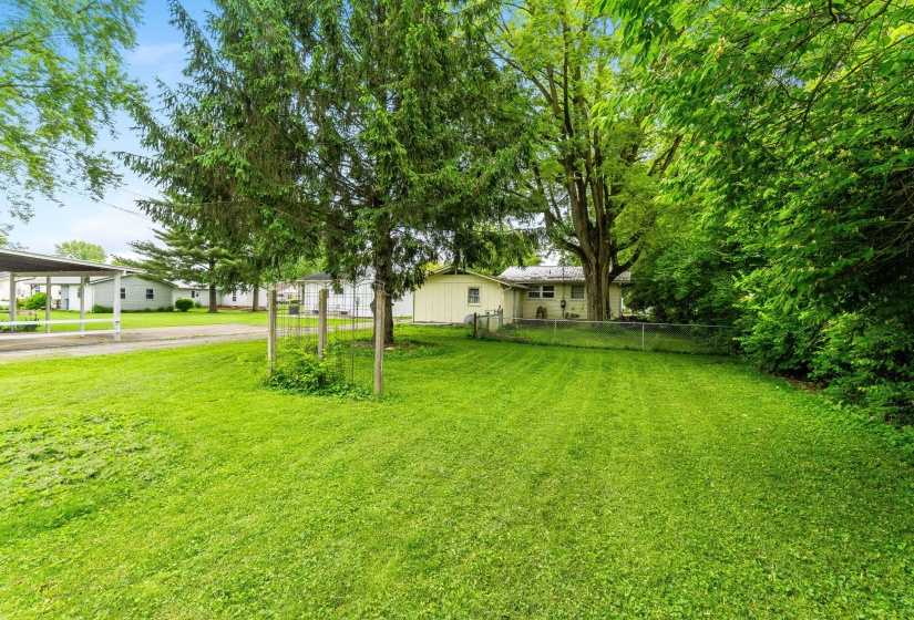 208 Pickrelltown Rd (Exterior)-15