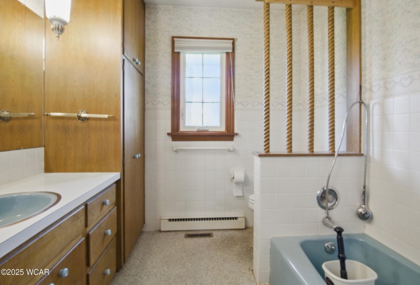 202 Wassenberg Drive, Van Wert, Ohio, 2 Bedrooms Bedrooms, ,2 BathroomsBathrooms,Residential,For Sale,Wassenberg,306759