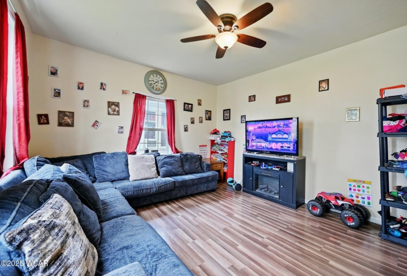 605 Hendricks Avenue, Saint Marys, Ohio, 3 Bedrooms Bedrooms, ,1 BathroomBathrooms,Residential,For Sale,Hendricks,307148