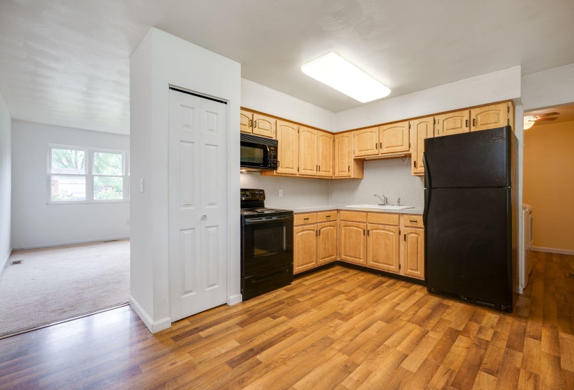 17-web-or-mls-1052-greenfield-dr
