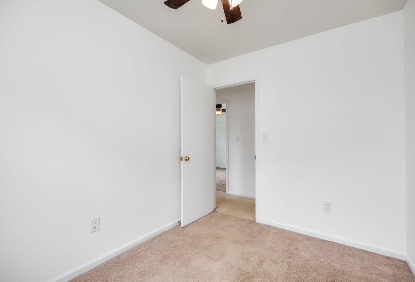 21-web-or-mls-1052-greenfield-dr