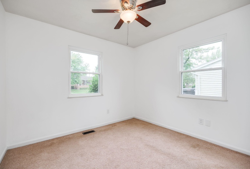 22-web-or-mls-1052-greenfield-dr