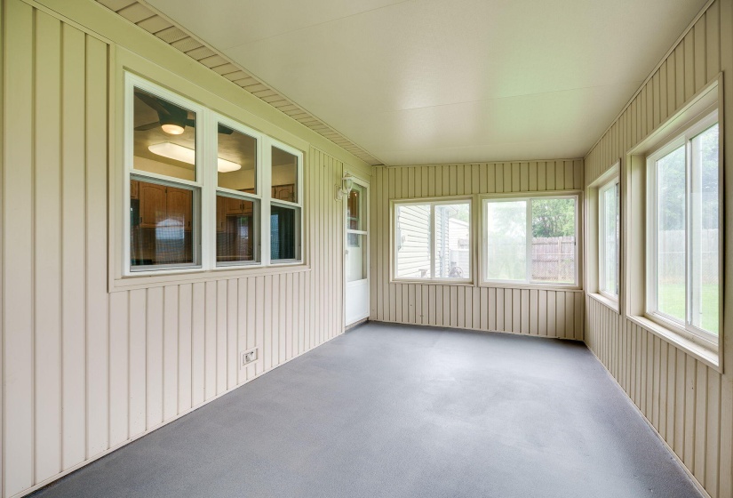 30-web-or-mls-1052-greenfield-dr
