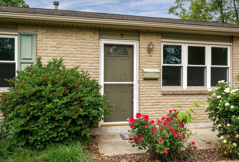 4-web-or-mls-1052-greenfield-dr