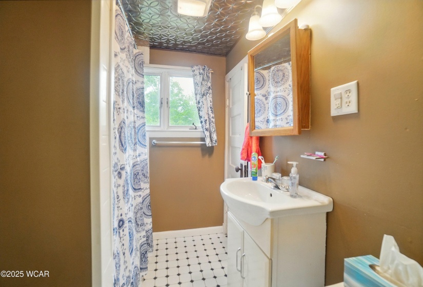 219 W O CONNOR Avenue, Lima, Ohio, 3 Bedrooms Bedrooms, ,1 BathroomBathrooms,Residential,For Sale,W O CONNOR,307203