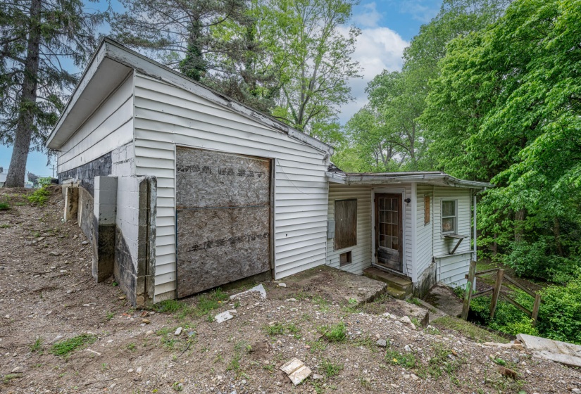 222 S Pike-14