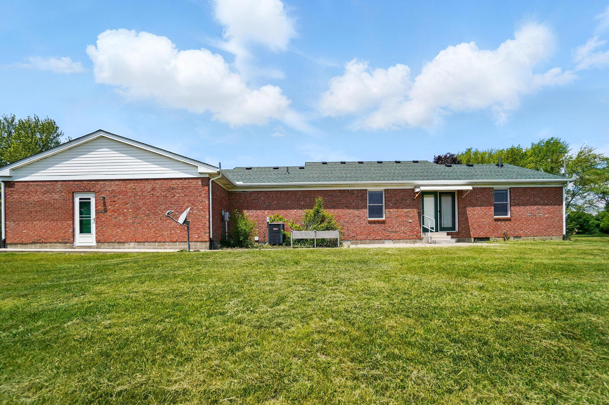 5001 Charleston Clifton Road, South Charleston, Ohio 45368