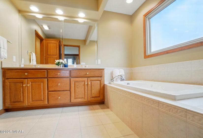 4042 Bur Oak Trail, Lima, Ohio, 3 Bedrooms Bedrooms, ,3 BathroomsBathrooms,Residential,For Sale,Bur Oak,307204
