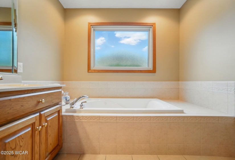 4042 Bur Oak Trail, Lima, Ohio, 3 Bedrooms Bedrooms, ,3 BathroomsBathrooms,Residential,For Sale,Bur Oak,307204