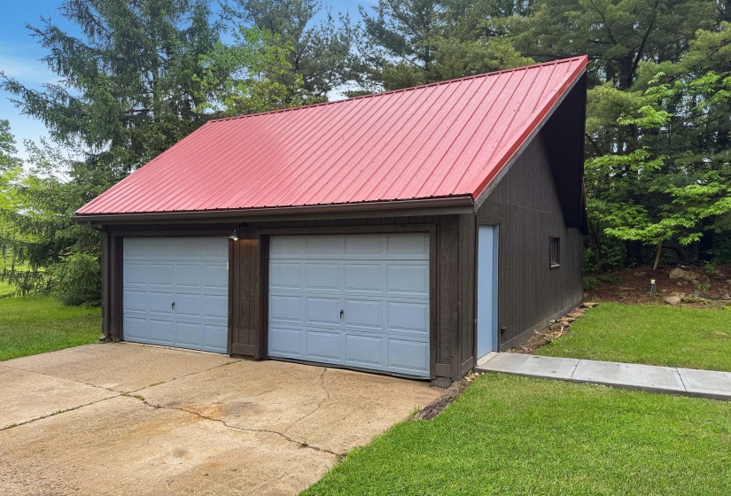 Detached Garage