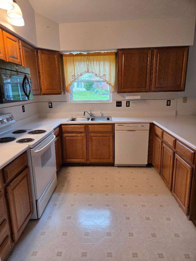 1270 WARBLER RIDGE, Springfield, Ohio 45503