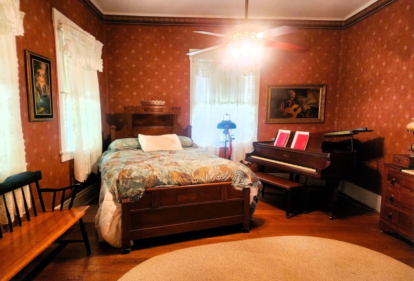 front bedroom 4