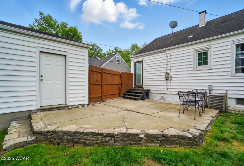2412 Spring Street, Lima, Ohio, 3 Bedrooms Bedrooms, ,1 BathroomBathrooms,Residential,For Sale,Spring,307045