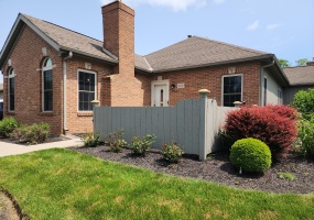 200 Pine Ridge Court, Bellefontaine, Ohio 43311, 2 Bedrooms Bedrooms, ,1 BathroomBathrooms,Residential,For Sale,Pine Ridge,1039051