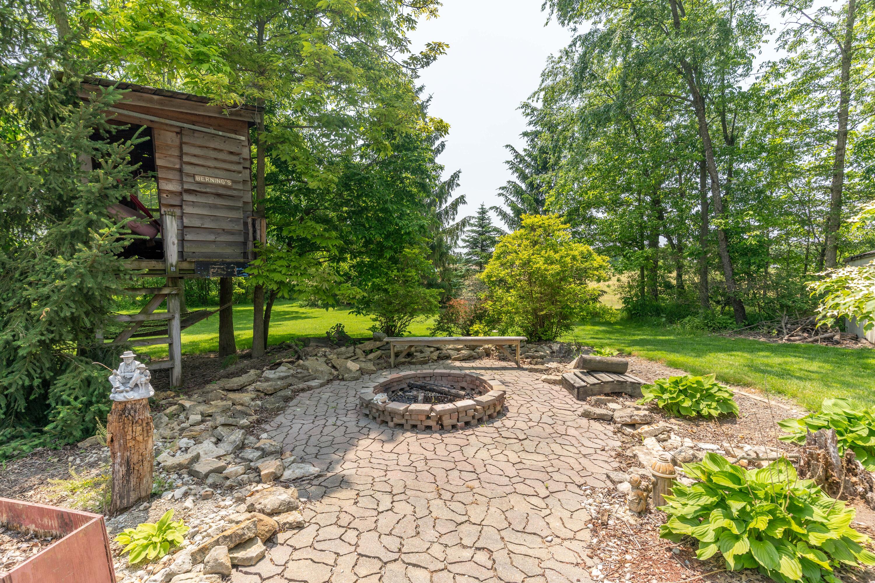 10810 Wenger Road, Anna, Ohio 45302
