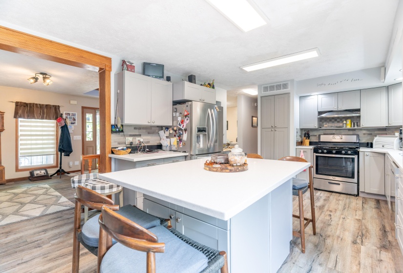 10810 Wenger, Anna-12